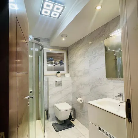 Ubytování v soukromí Cozy Ensuite Room- 10 Mins To Centre *