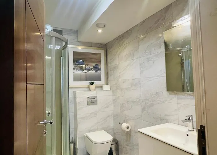 Ubytování v soukromí Cozy Ensuite Room- 10 Mins To Centre *